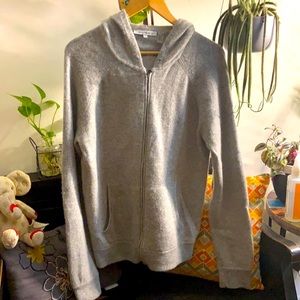 Men’s light sweater